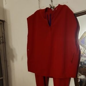 Figs Red Women's Top 2x Pant 3x